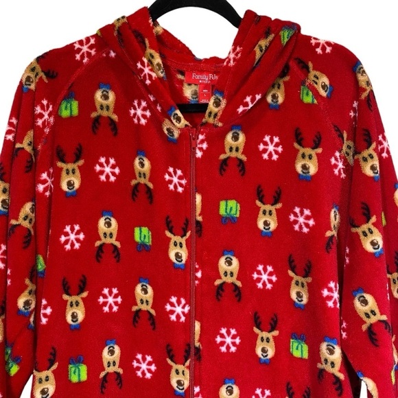 MACY'S Women's M CHRISTMAS HOLIDAY 1 PIECE FLEECE FOOTED PAJAMAS PHOTO Reindeer - Picture 8 of 13